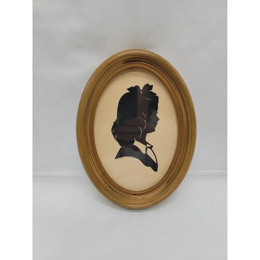 Vintage 1948 Handmade Silhouette Of Girl 6x8 Oval Frame